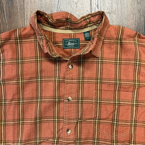 G.H. Bass & co plaid rust button down SZ LG - Picture 2 of 2